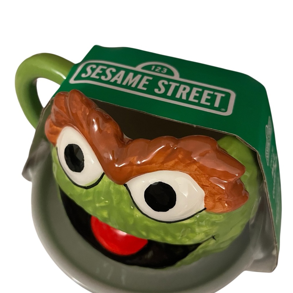 Sesame Street Oscar the Grouch Mug and Cookie Plate Set - NWT - Picture 2 of 3